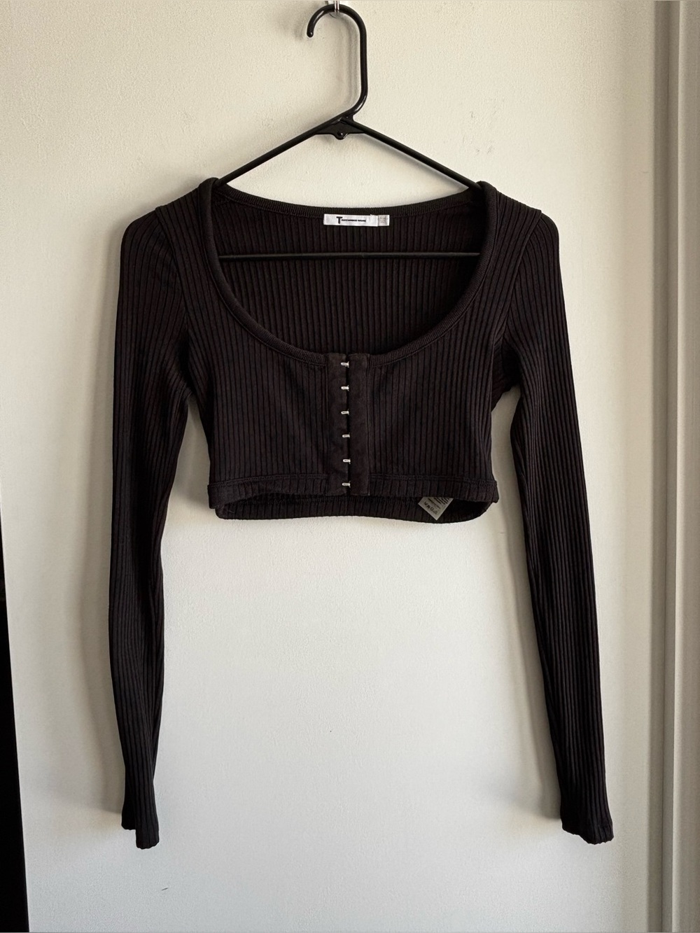 Alexander Wang Black Ribbed Hook-Front Long-Sleeve Cropped Top